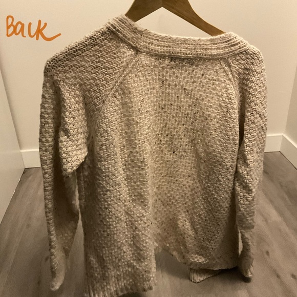 Thrifted Woolen Off-White Cardigan - Picture 2 of 2
